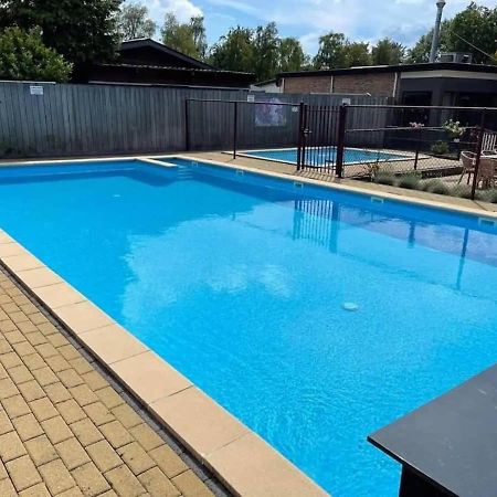 Luxe Chalet 146 Putten Bagian luar foto